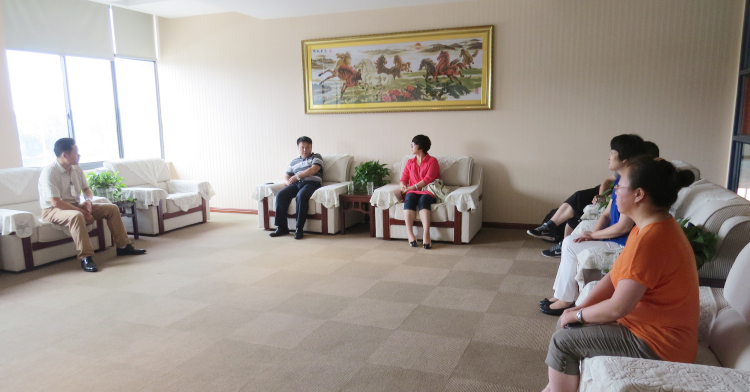 歡迎山東威高集團來我公司考察檢視血袋焊管高頻設備